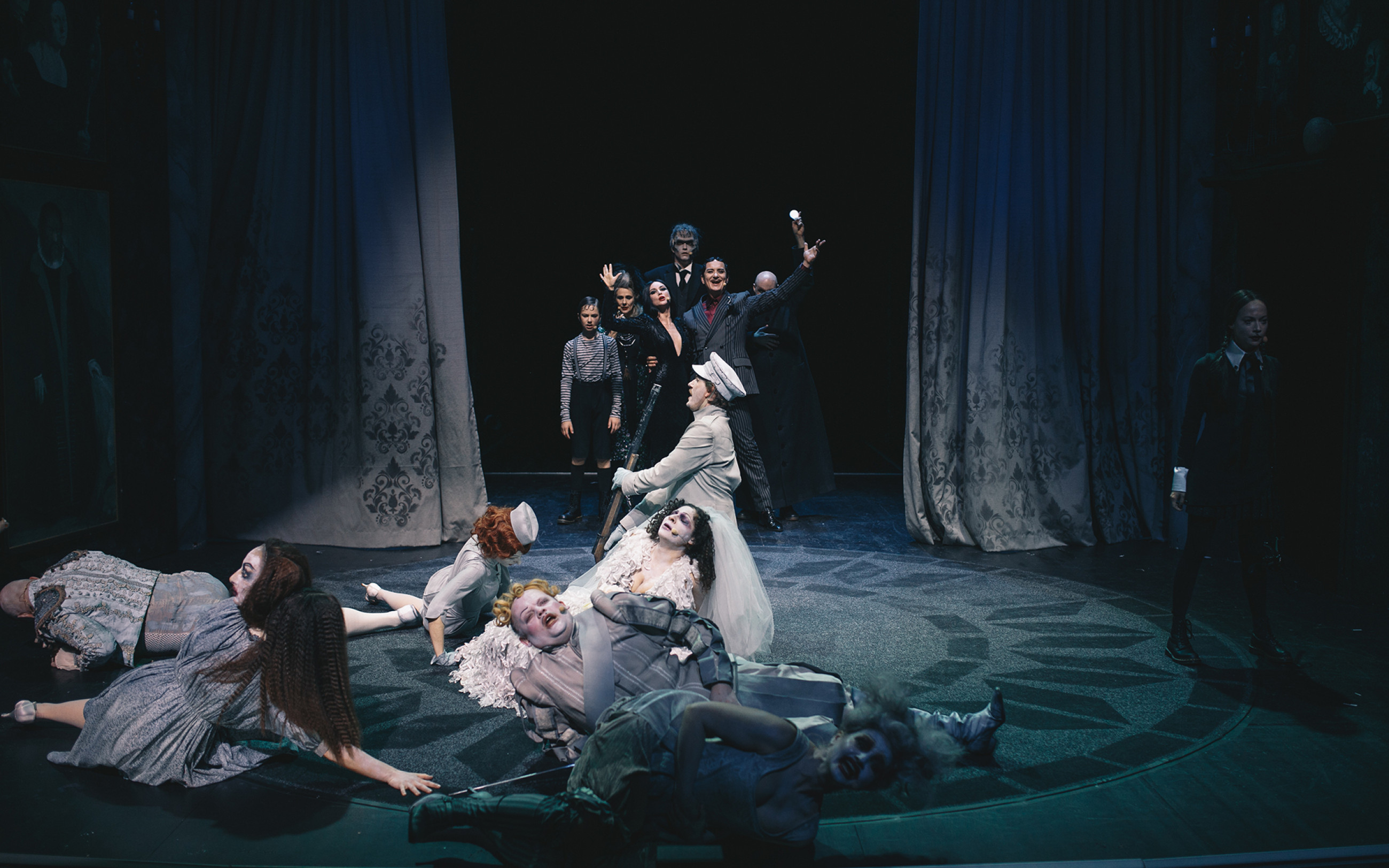 Addamsovi 05 2000x1250px foto Peter Giodani 6903